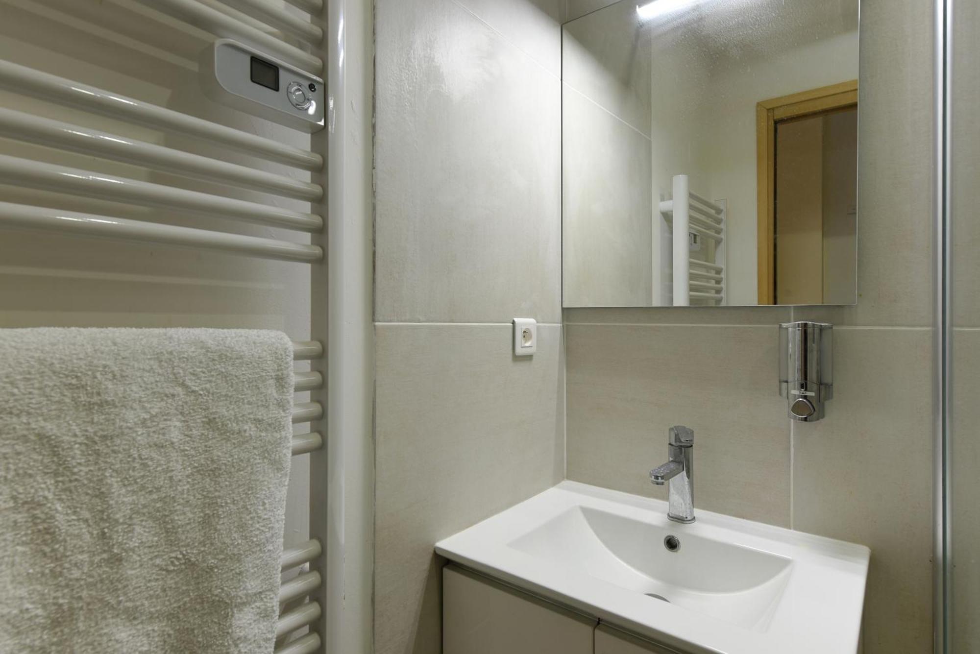Provencal Studio Netflix Appart-Hotel-Provence La Fare-les-Oliviers Eksteriør billede